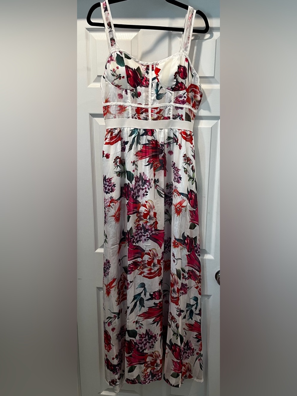 NWOT Floral Pleated Maxi Dress in White and Pink - Picture 2 of 4